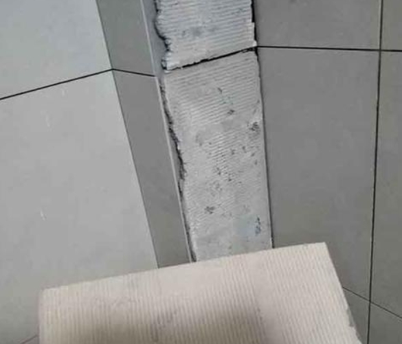 达孜瓷砖空鼓维修公司分享下厨房瓷砖脱落的补救措施。